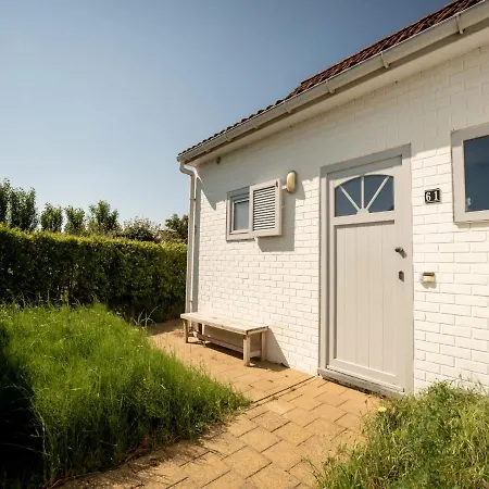 Сasa de vacaciones Holiday Home Vissershuis 61 With Parking By Interhome *