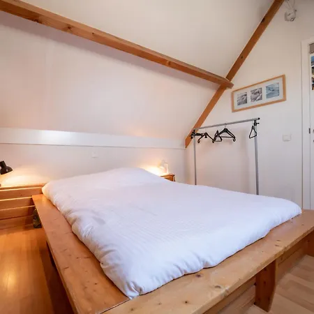 Сasa de vacaciones Holiday Home Vissershuis 61 With Parking By Interhome *